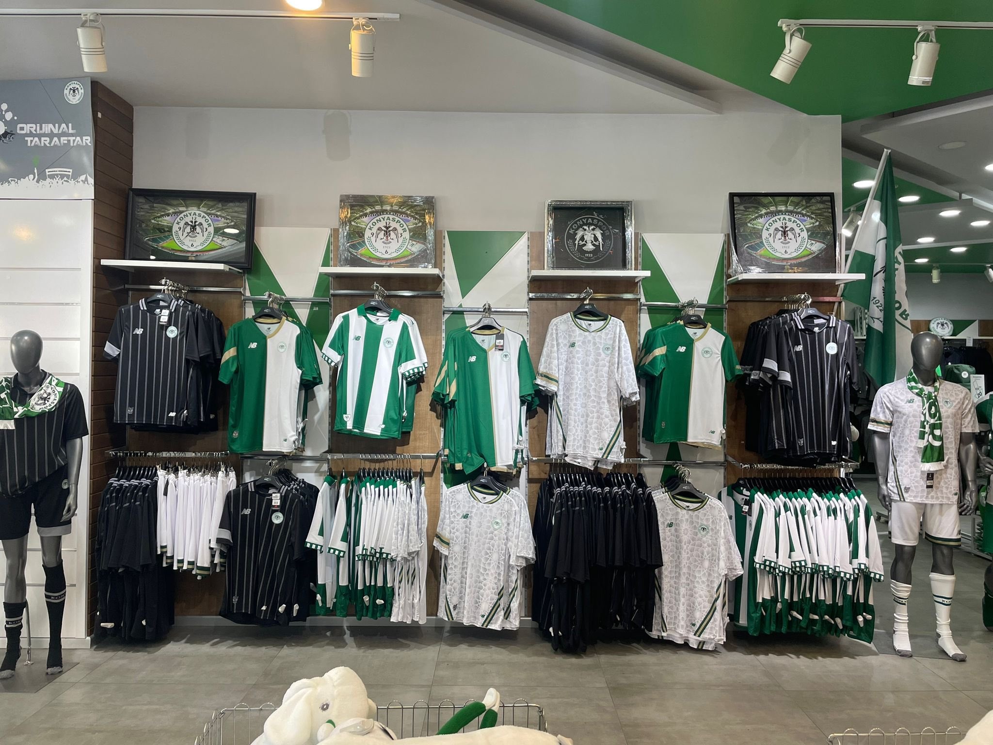 Konyaspor'da taraftarı heyecanlandıran müjde. Yeşil - Beyazlılarda yeni sezon forma planı hazır
