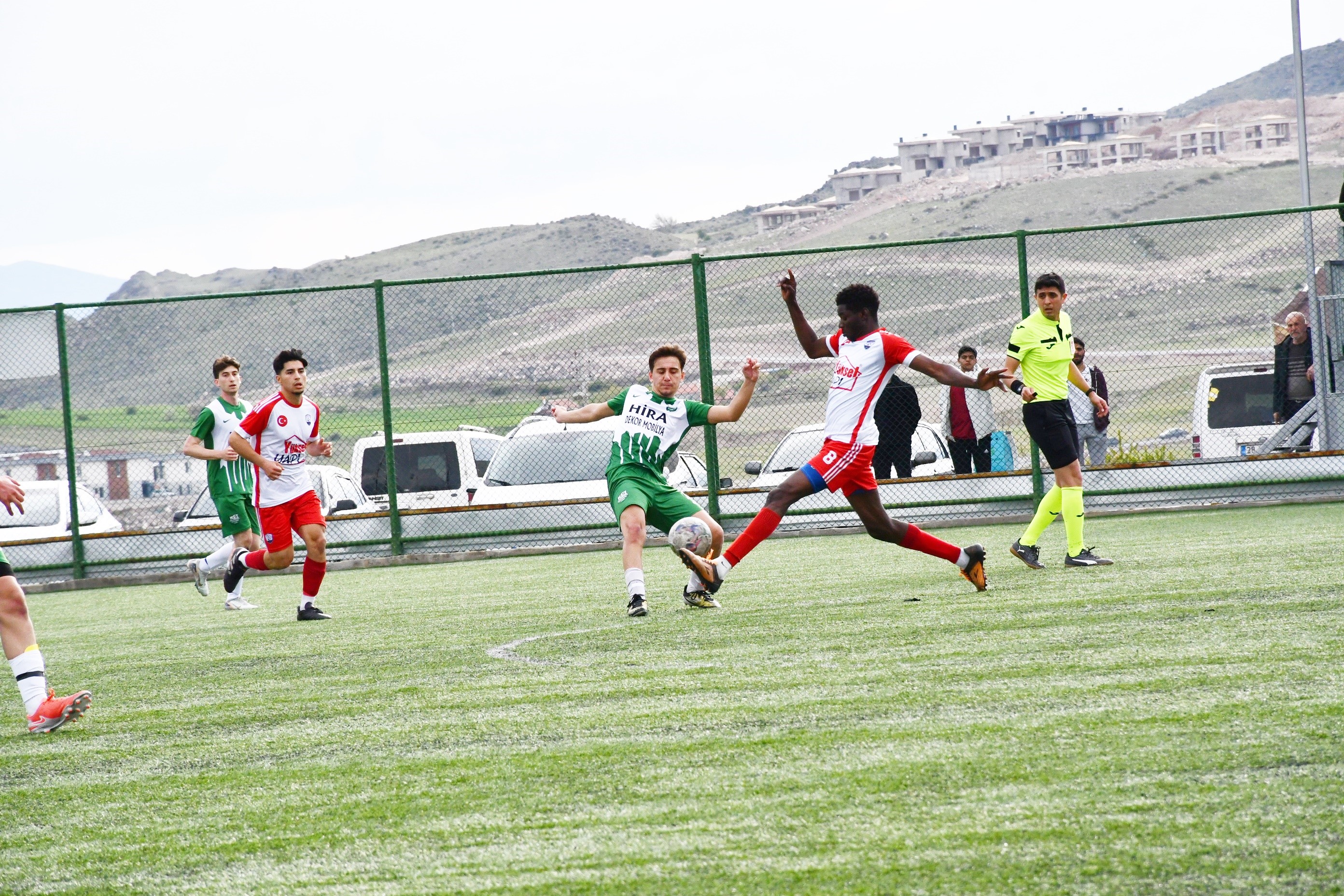 Amatör maçta 7 Kırmızı kart, 2 gol, kazanan yok