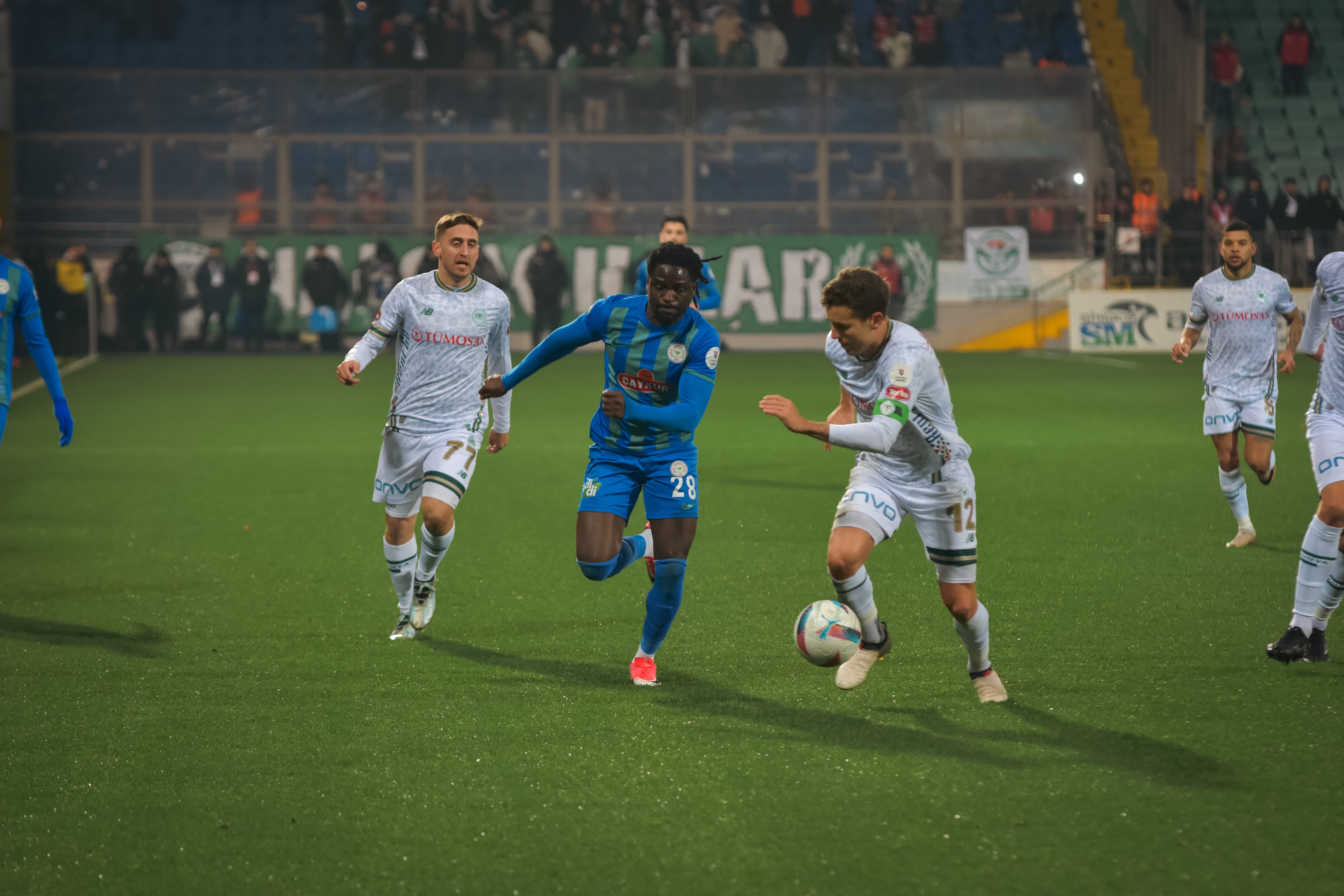 Konyaspor, Rizespor maçıyla soru işaretlerini kaldırmak istiyor