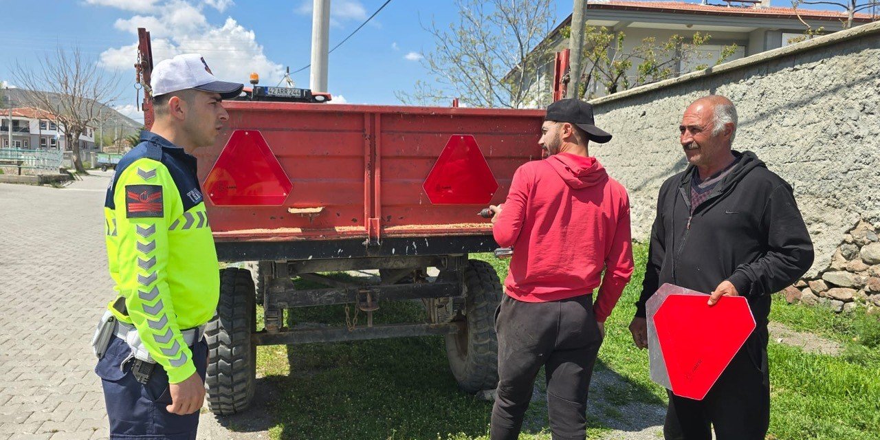 Konyalı çiftçilere reflektör dağıtıldı