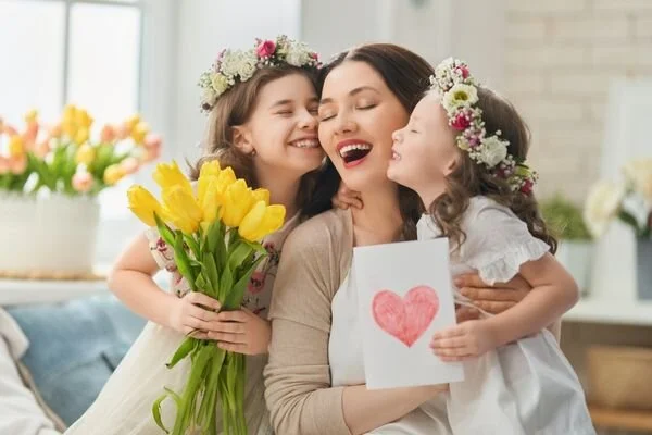 Emekli öğretmen Emel Sayın'dan Anneler Günü şiiri