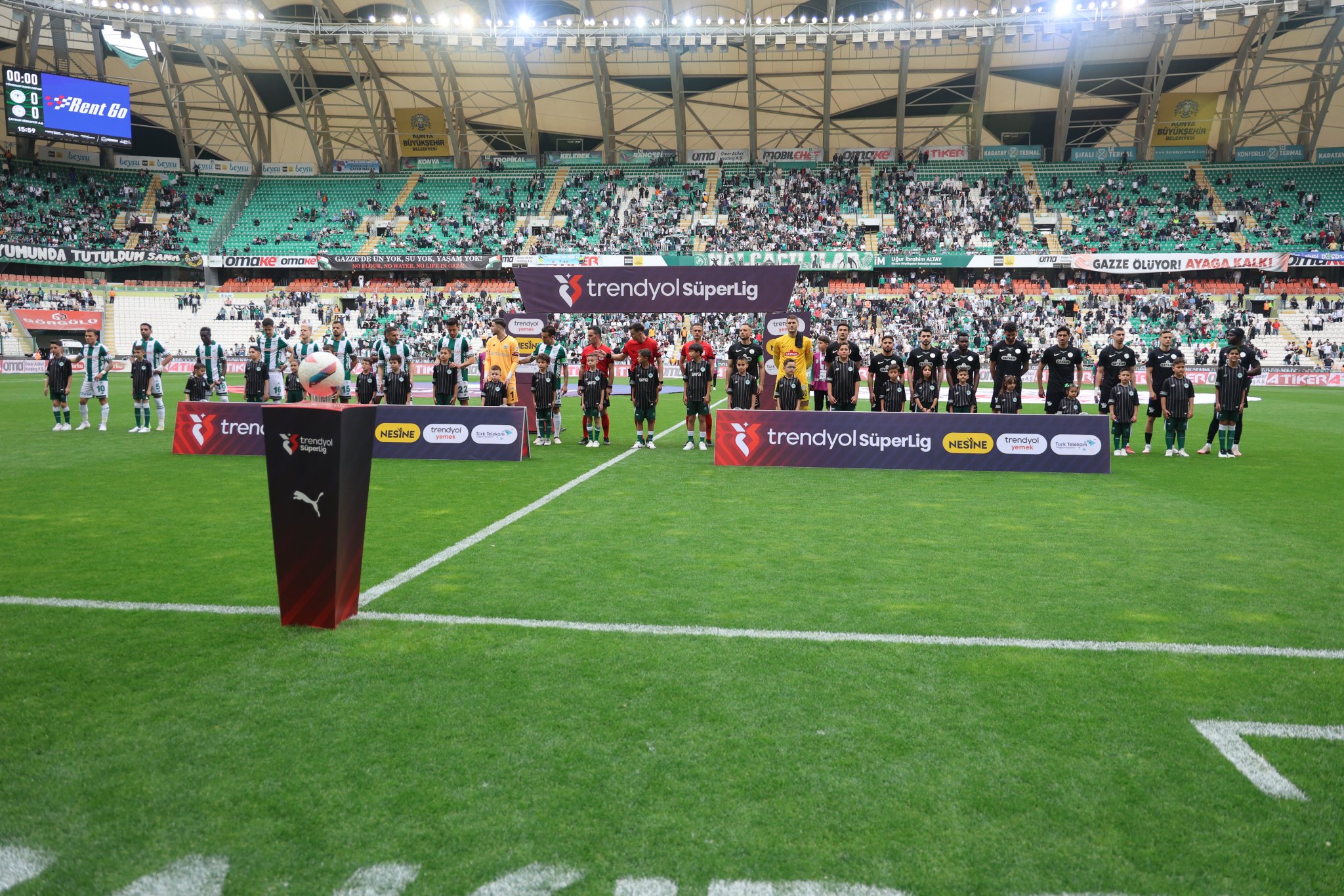 Konyaspor ligde kalmayı garantiledi