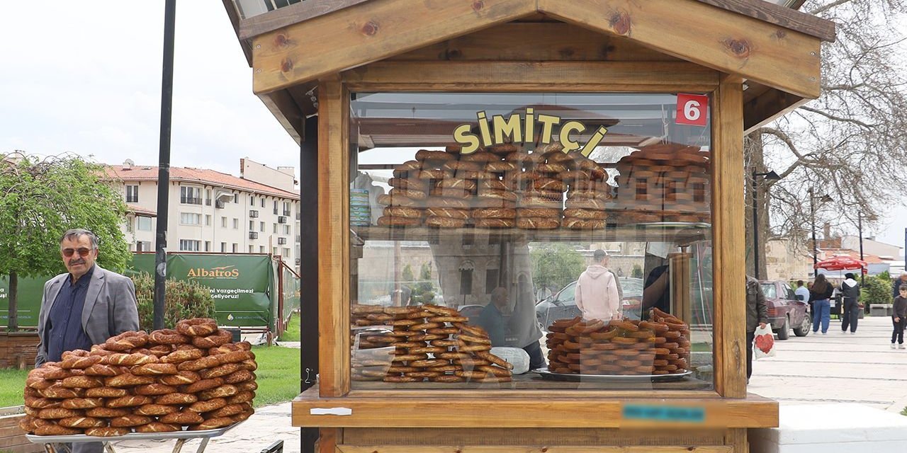 ''Post''lu simitçi! Müşteriler kuyruk oldu, yetişemiyor