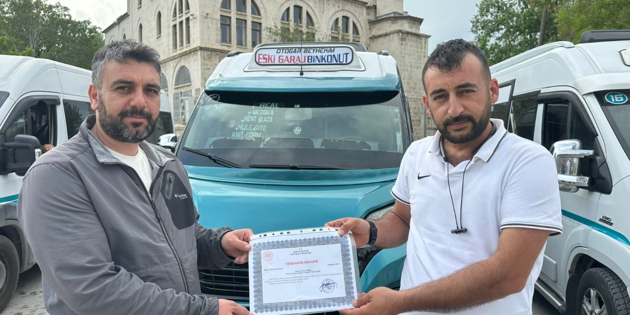 Konya'nın en iyi şoförü belli oldu! Ödülünü Vali Akın'dan aldı