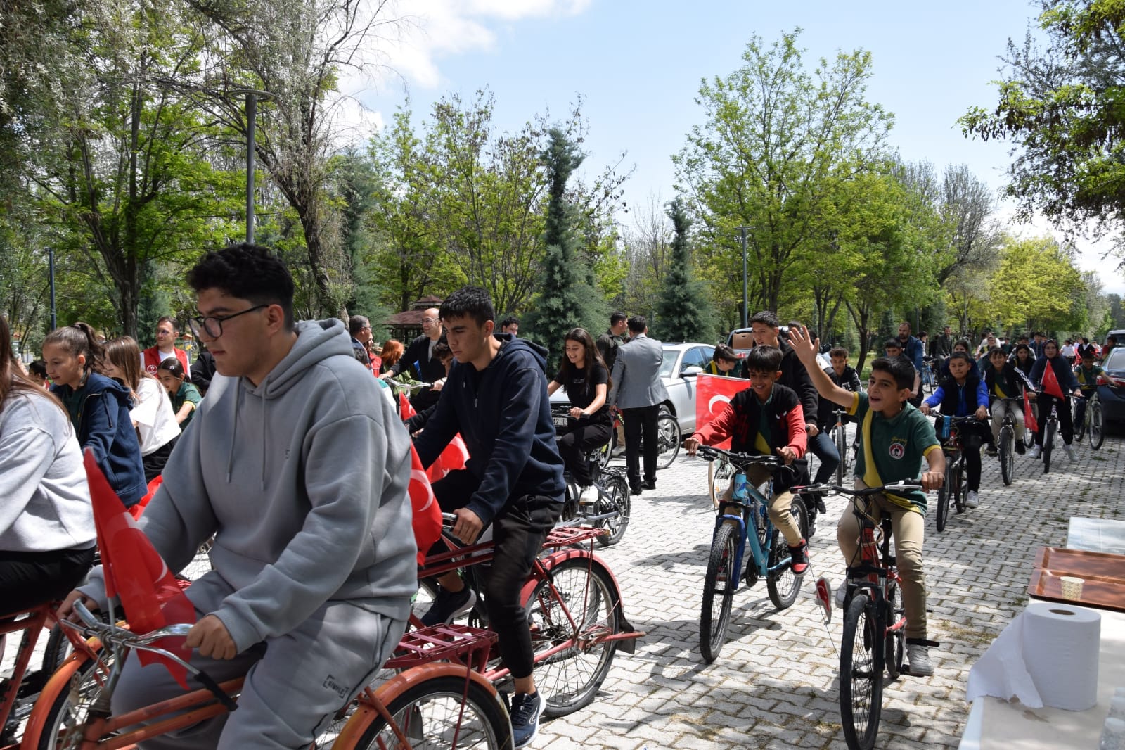 Karapınar’da Gençlik Haftası’nda pedallar sağlık için döndü