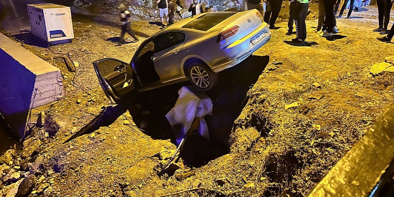 Navigasyona uydu, otomobiliyle boş araziye uçtu
