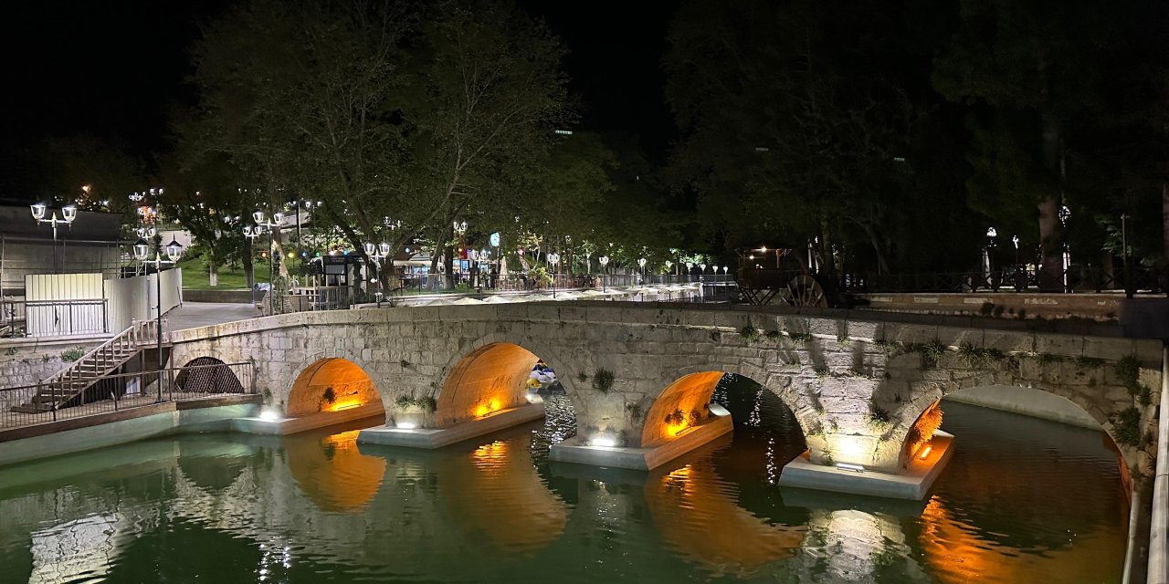 Konya'nın yerel siyaset zirvesi o mekana çıkarma yaptı