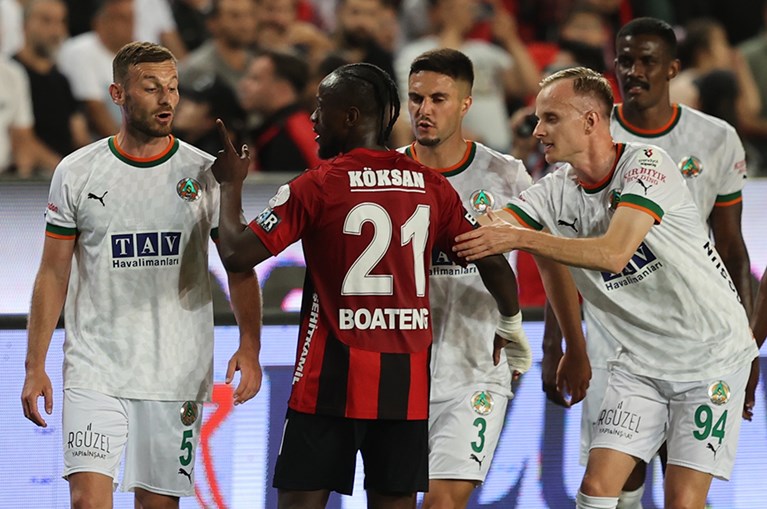 Konyaspor maçı öncesi rakip Alanyaspor için şike iddiası: Savcılığa başvuru yapıldı