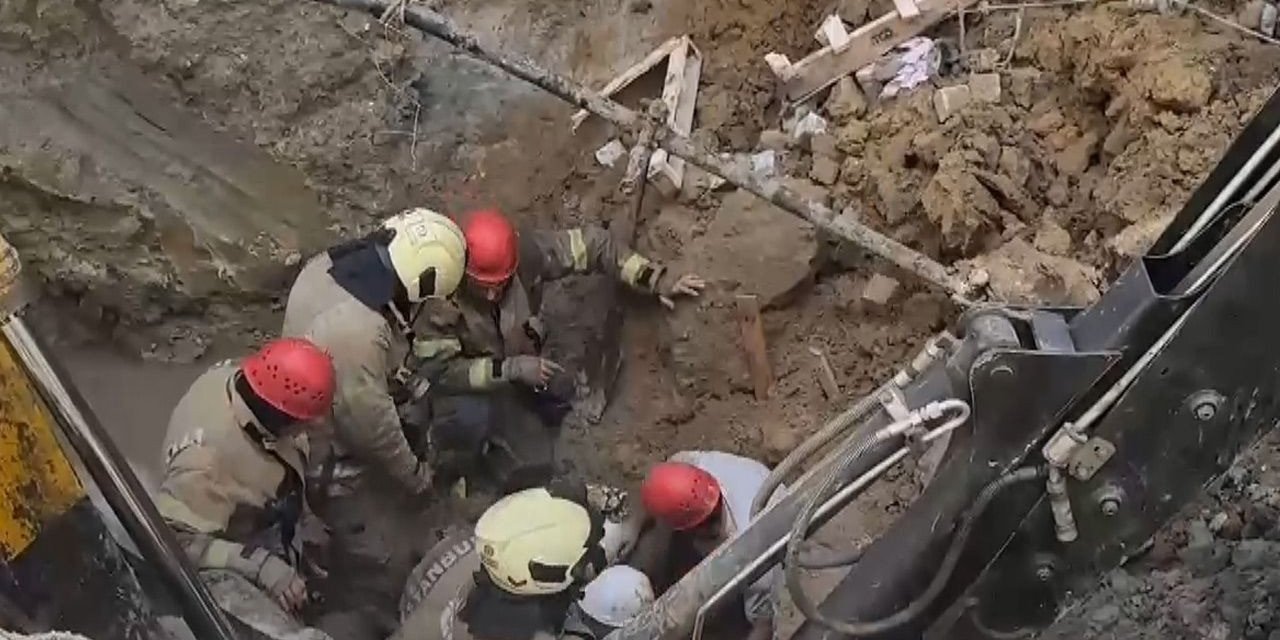 İstanbul'da kanalizasyon çalışmasında çökme: 1 işçi göçük altında