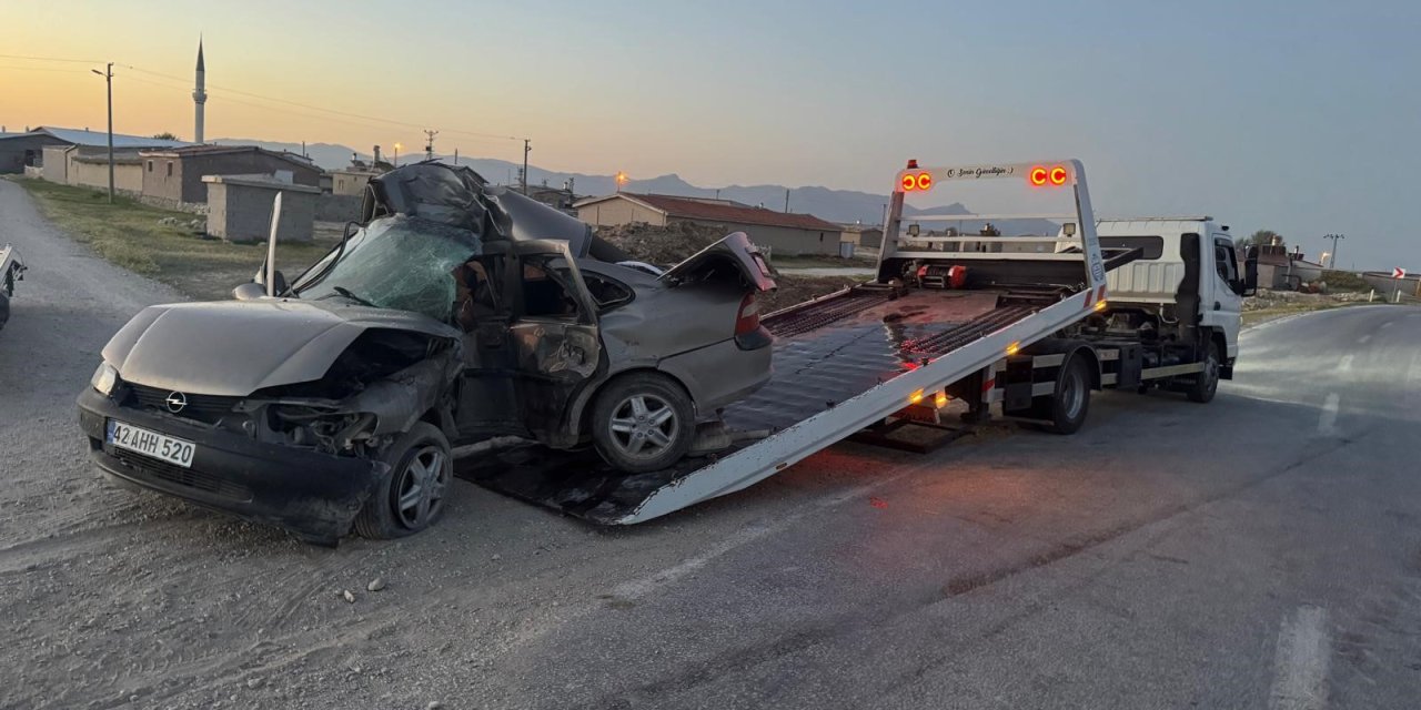 Konya'da acı kaza: Direğe çarpan sürücü hayatını kaybetti