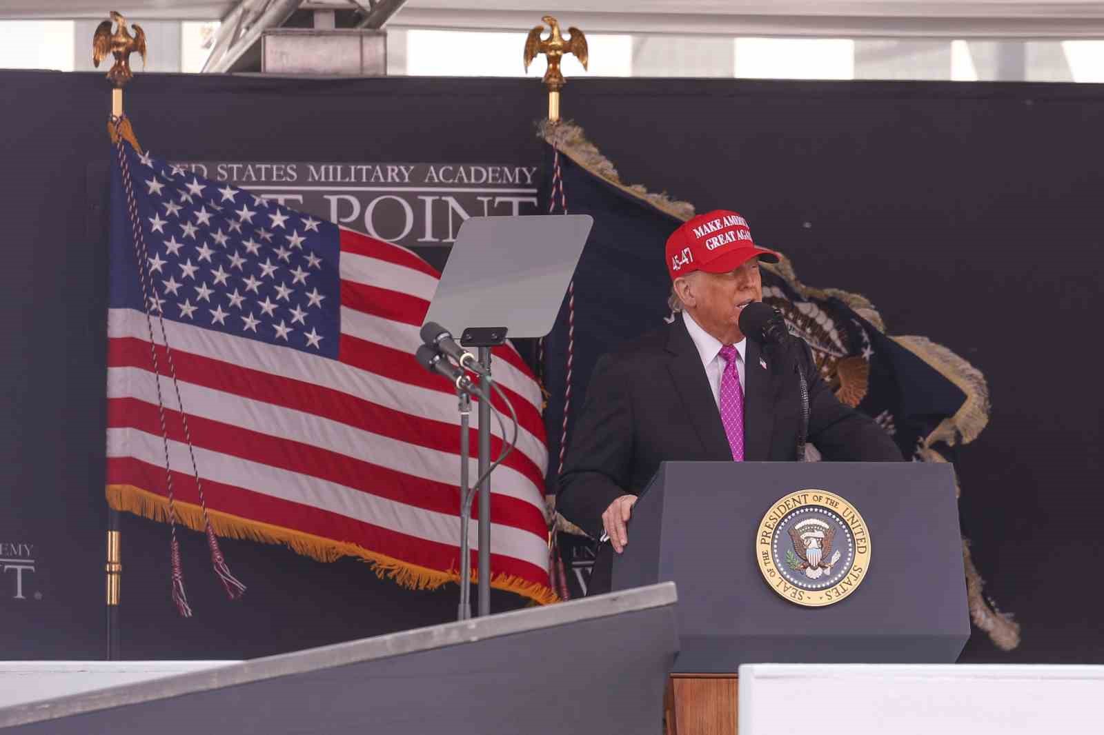 ABD Başkanı Trump: "Dünyanın şimdiye kadar gördüğü en güçlü ordusunu ben inşa ettim"