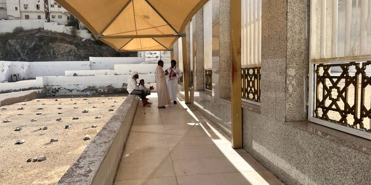 Hacı adayları Cennetü’l-Muallâ’da