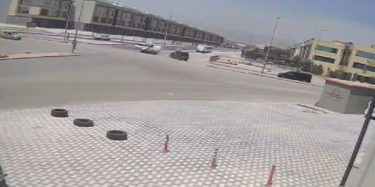 Konya'da bu kavşakta neredeyse her gün kaza oluyor