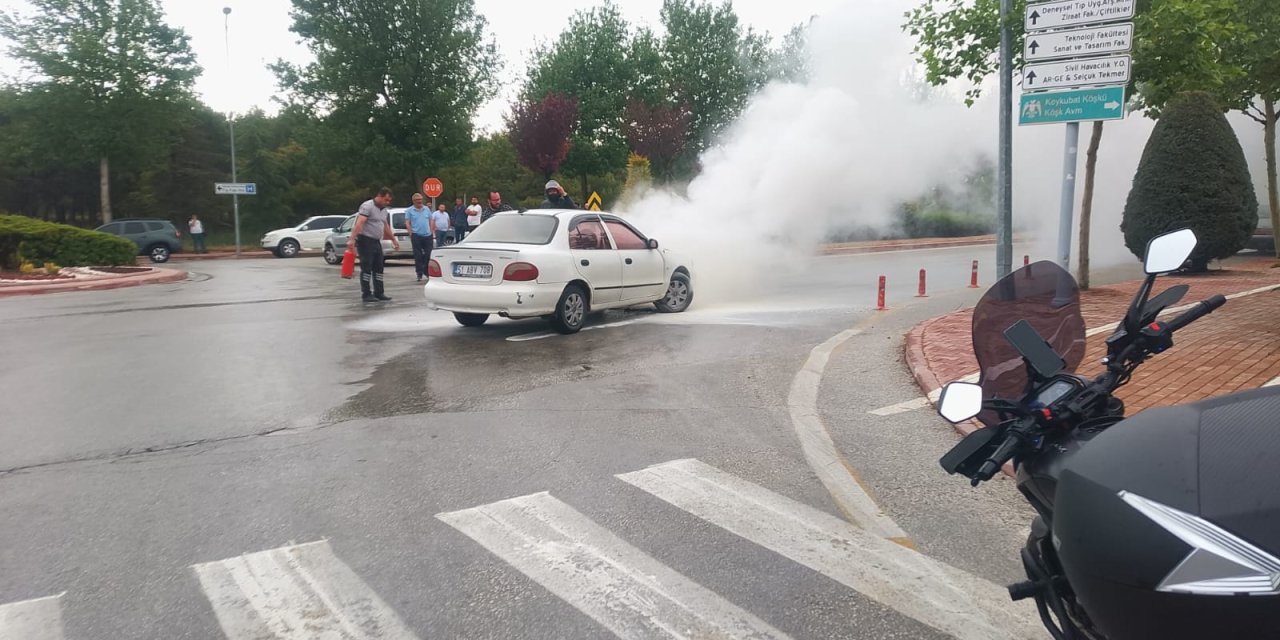 Selçuk Üniversitesi'nde yangın paniği