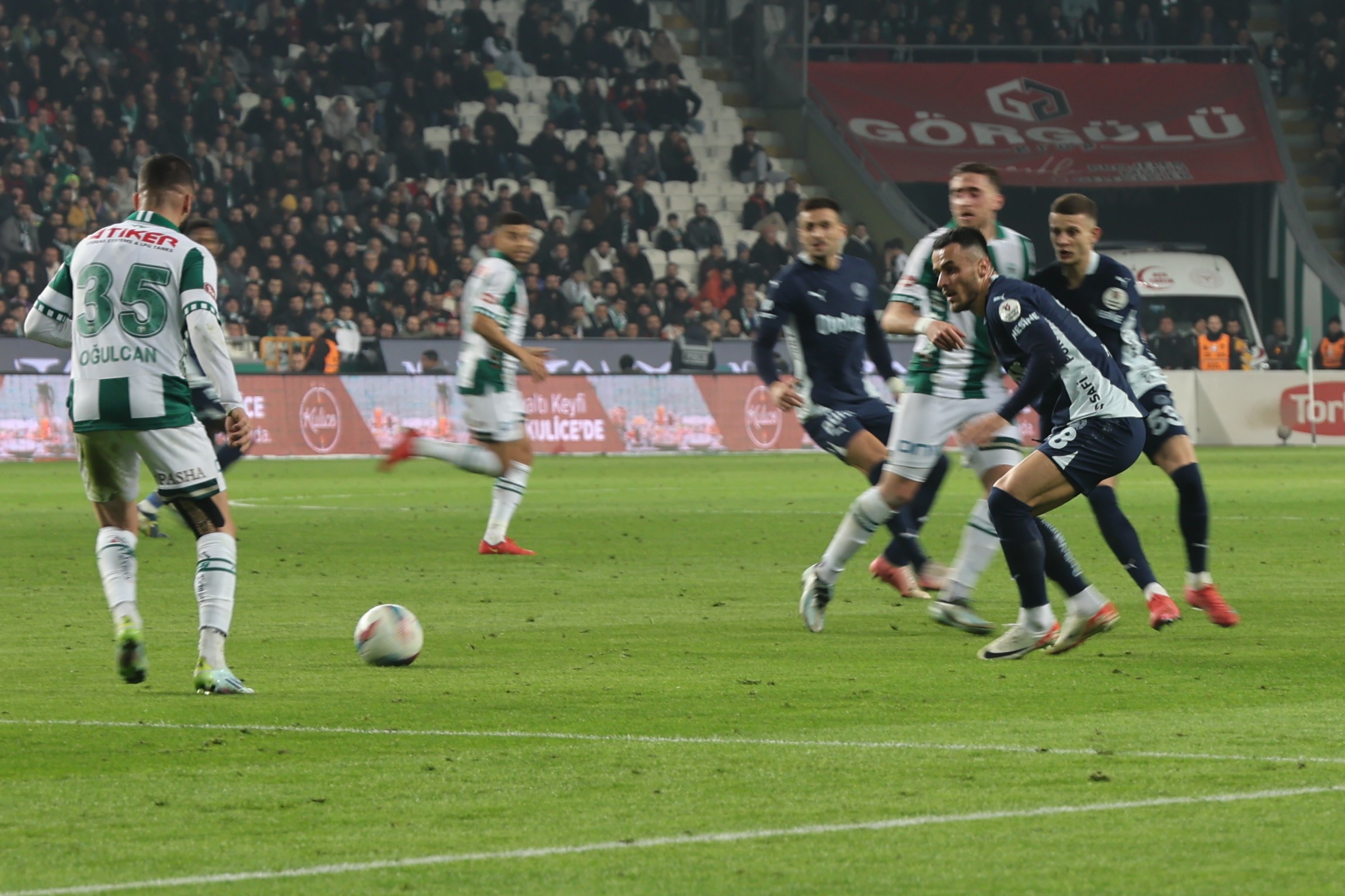 Konyaspor, Kadıköy'de 3'ncü galibiyetin peşinde