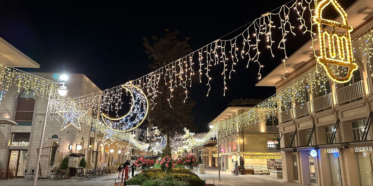 Konya'nın meydanlarına İstiklal Caddesi modeli geliyor. Şehir ışıl ışıl olacak