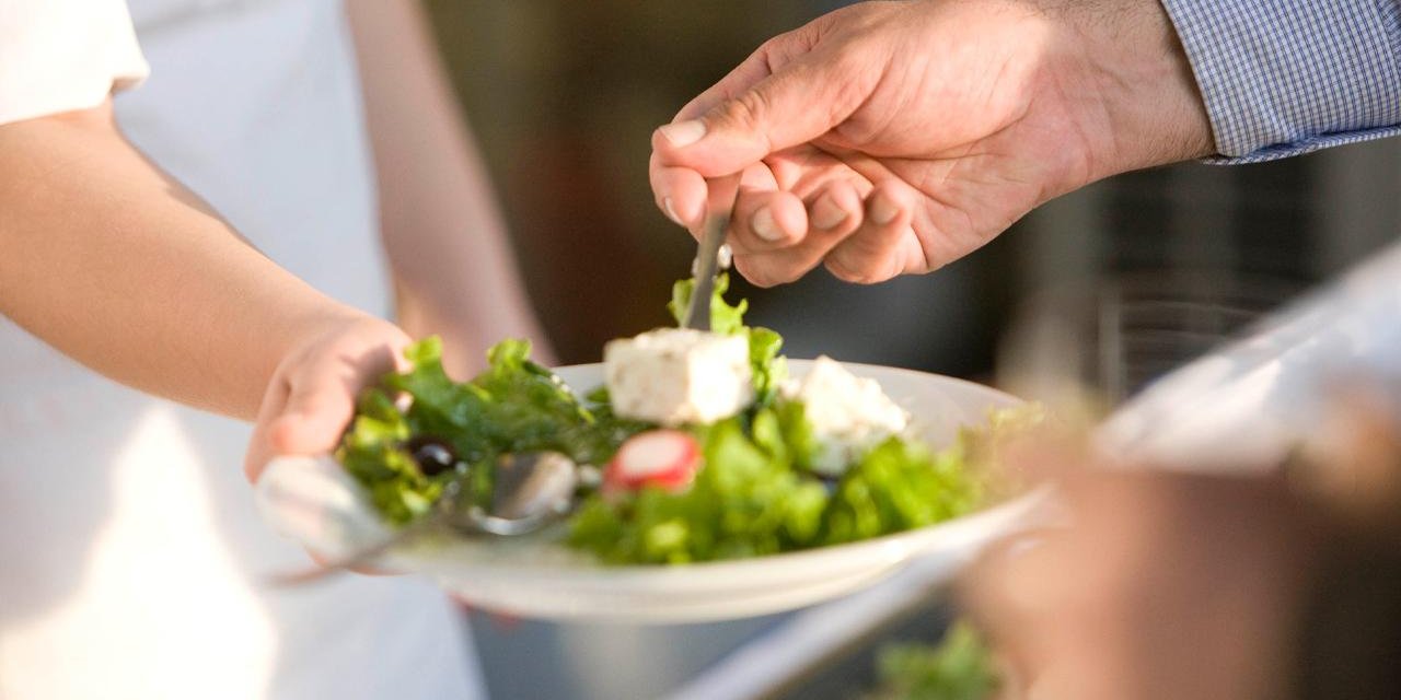 Dikkat! Salata yerine mikroplastik yiyor olabilirsiniz