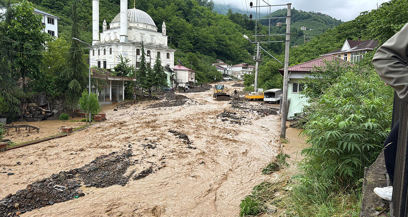 Trabzon’da sel felaketi. 72 yaşındaki Hüseyin Aydın kayboldu