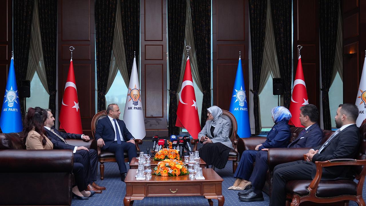 Siyasette bayramlaşma mesaisi