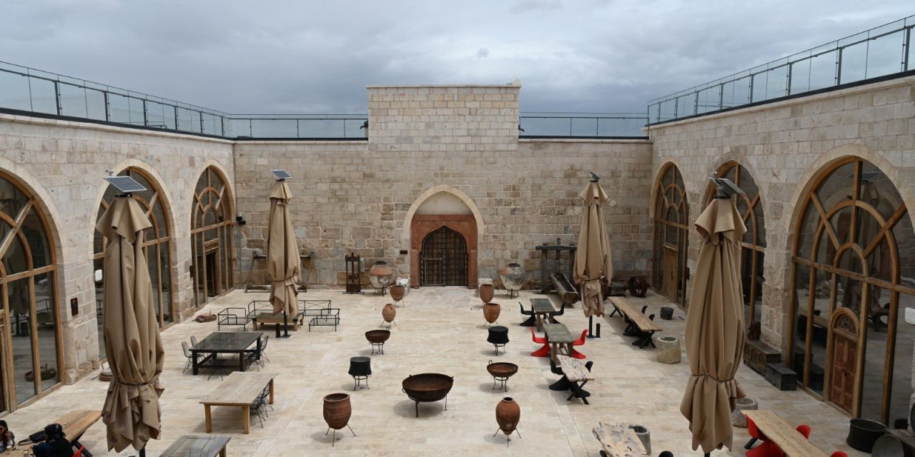 Konya'ya gelenler burayı görmeden gitmiyor. Tarihi yaşatıyor