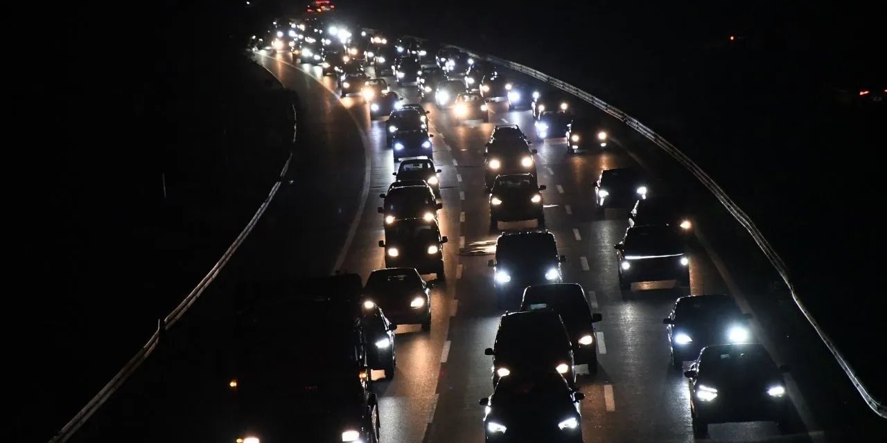 Bayram tatili sonrası dönüş çilesi başladı