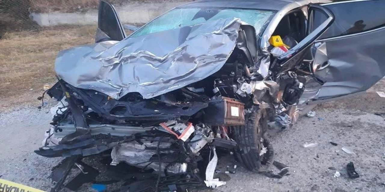 Bayram günü katliam gibi kaza: 5 ölü