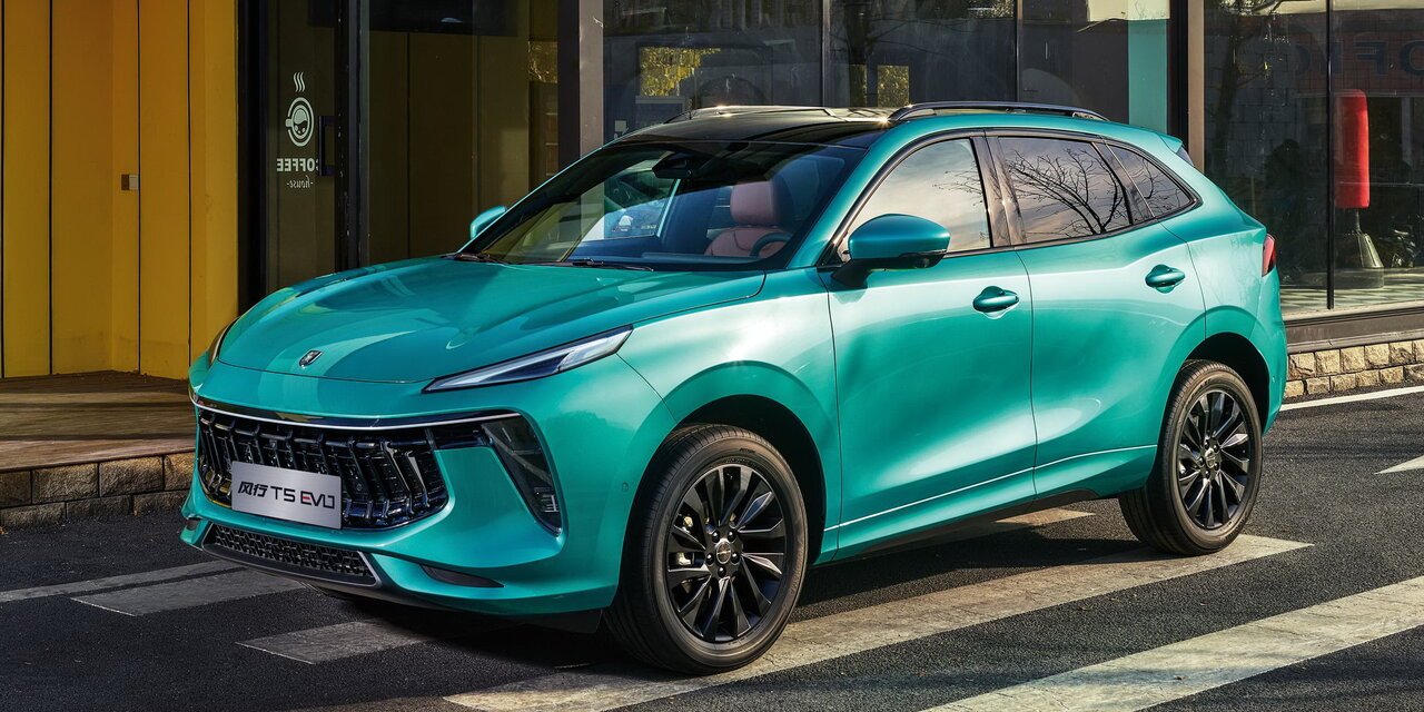 BYD ve Chery’den sonra bir Çinli otomotiv devi daha Türkiye pazarına geliyor. Dış görünüşüyle Alman rakibini andırıyor