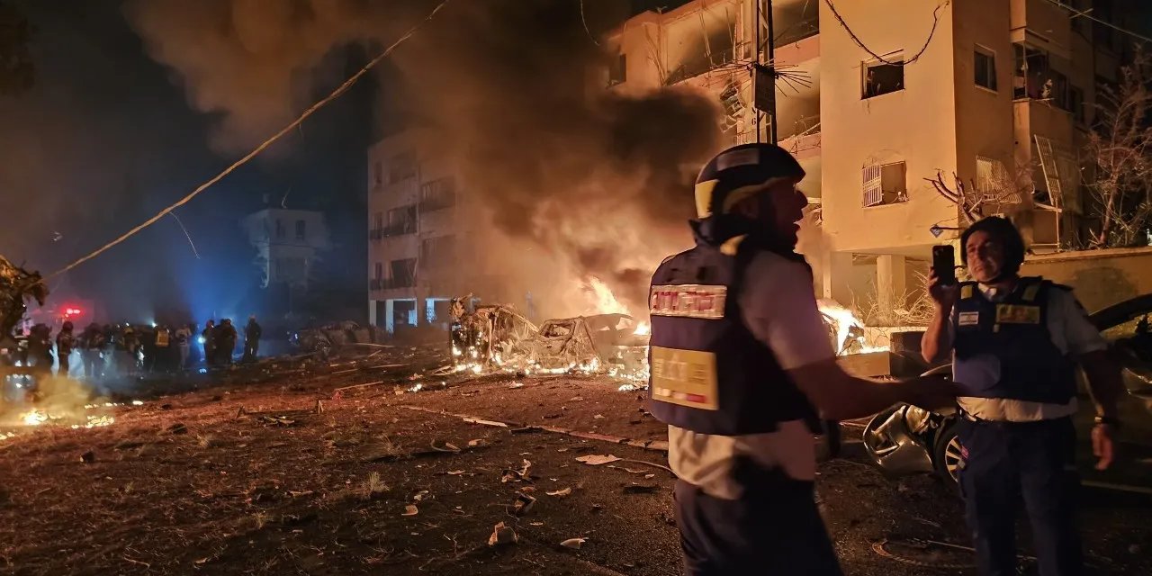 İsrail-İran savaşı: İran yeni füze saldırısı başlattı, 13 ölü