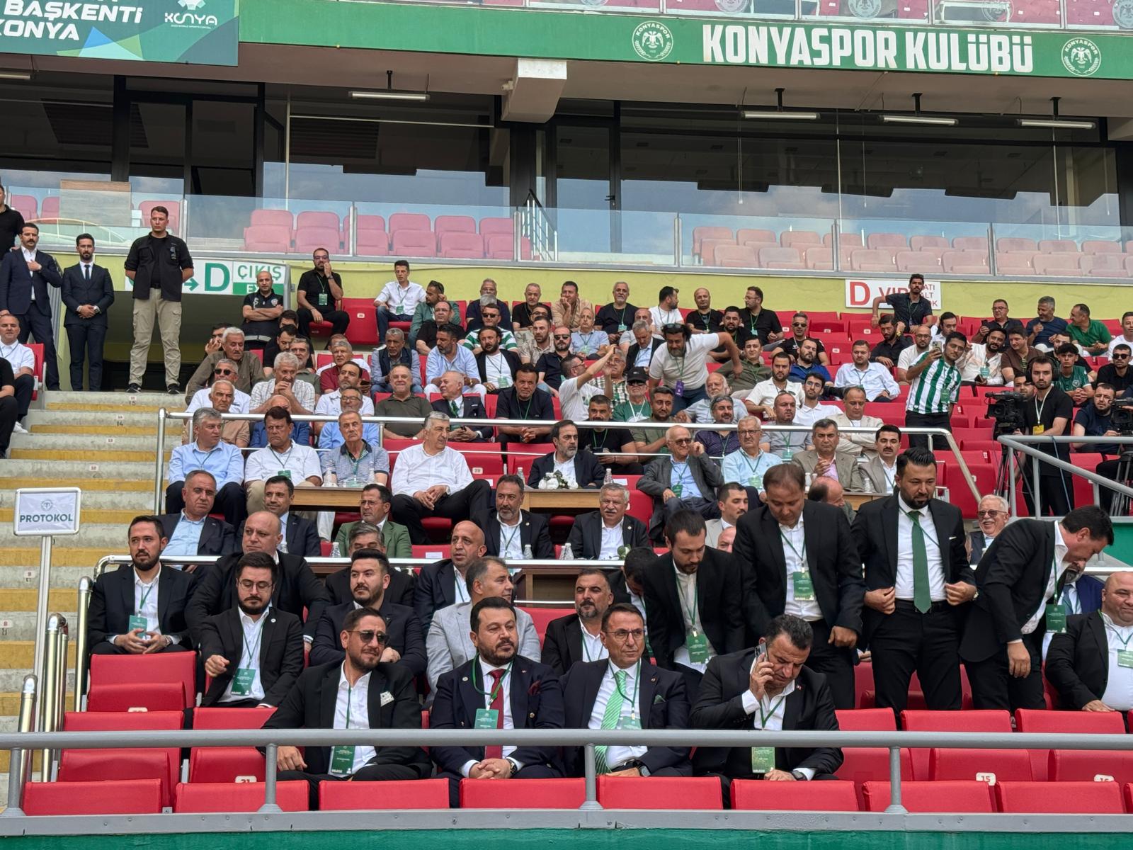 Konyaspor’da yönetim o iki futbolcunun durumunu çözecek!