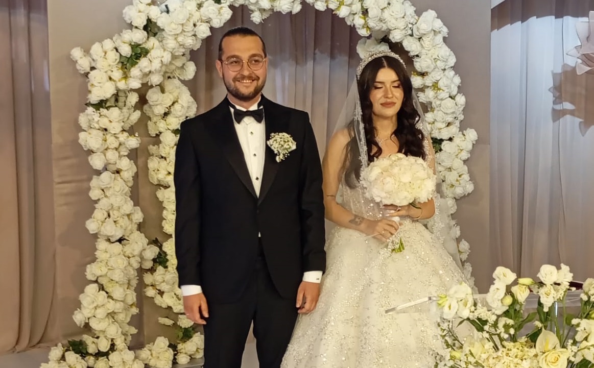 Bertuğ ile Cansu hayatlarını birleştirdi