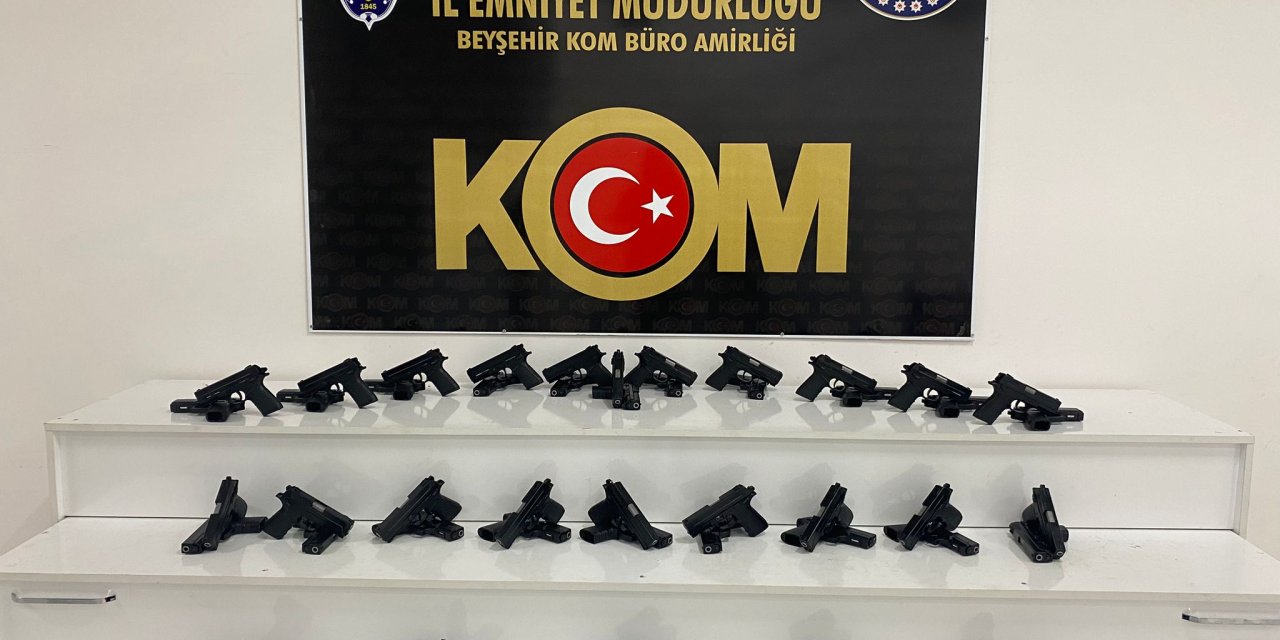 Konya'da silah kaçakçılığına ağır darbe. 50 ruhsatsız tabanca ele geçirildi