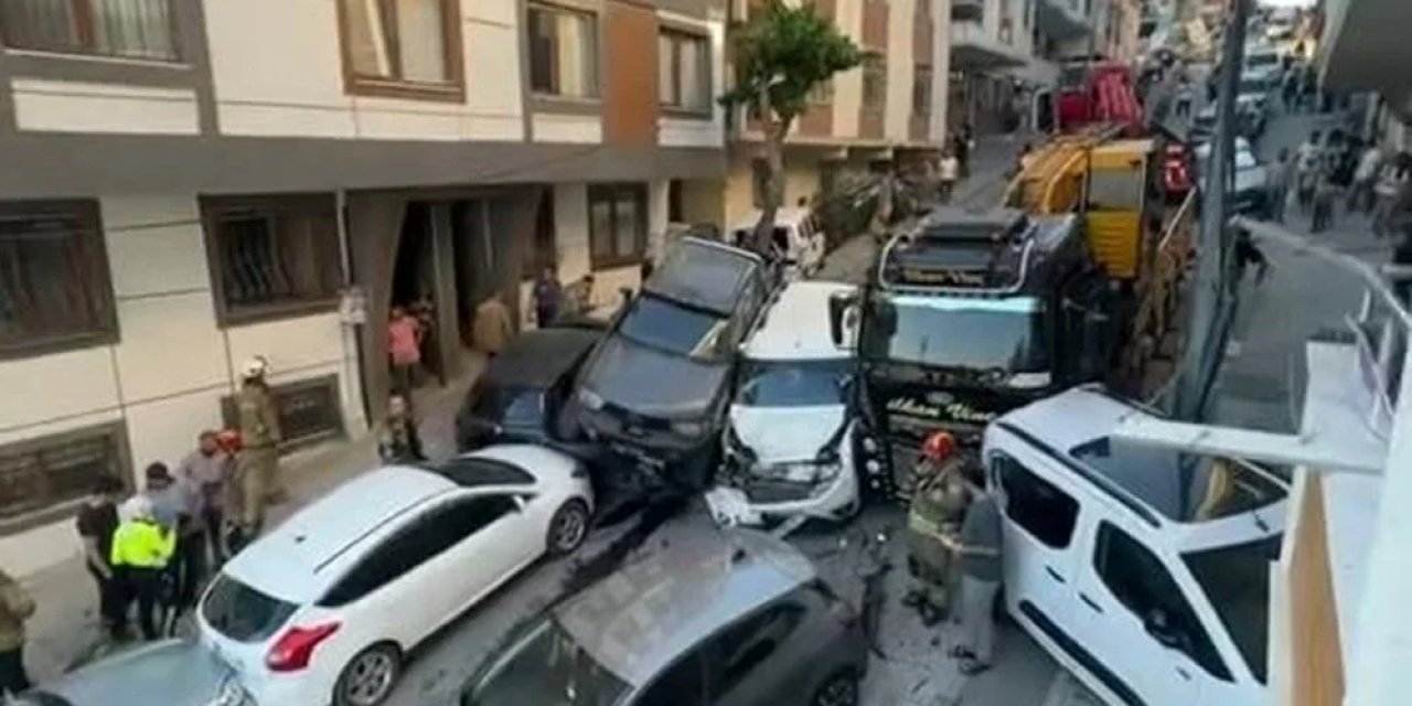 Kayan vinç 23 aracı biçti: Ortalık savaş alanına döndü