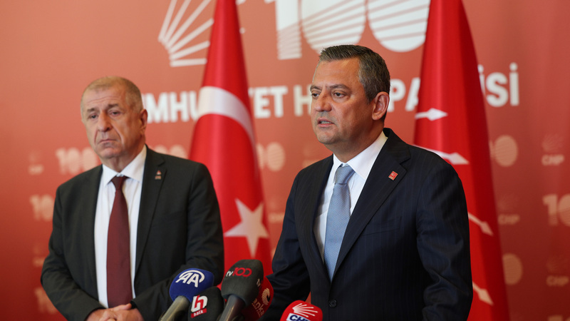 CHP Genel Başkanı Özel, Zafer Partisi Genel Başkanı Özdağ'la görüştü