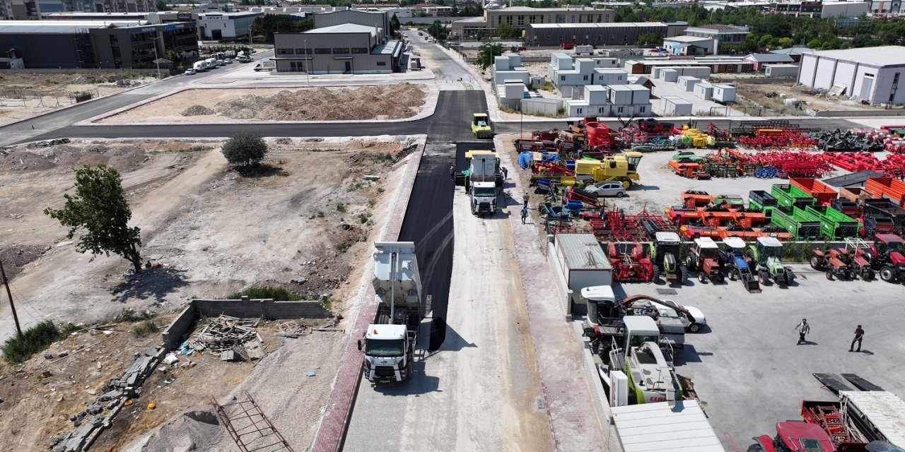 Karatay’da asfalt mesaisi sürüyor