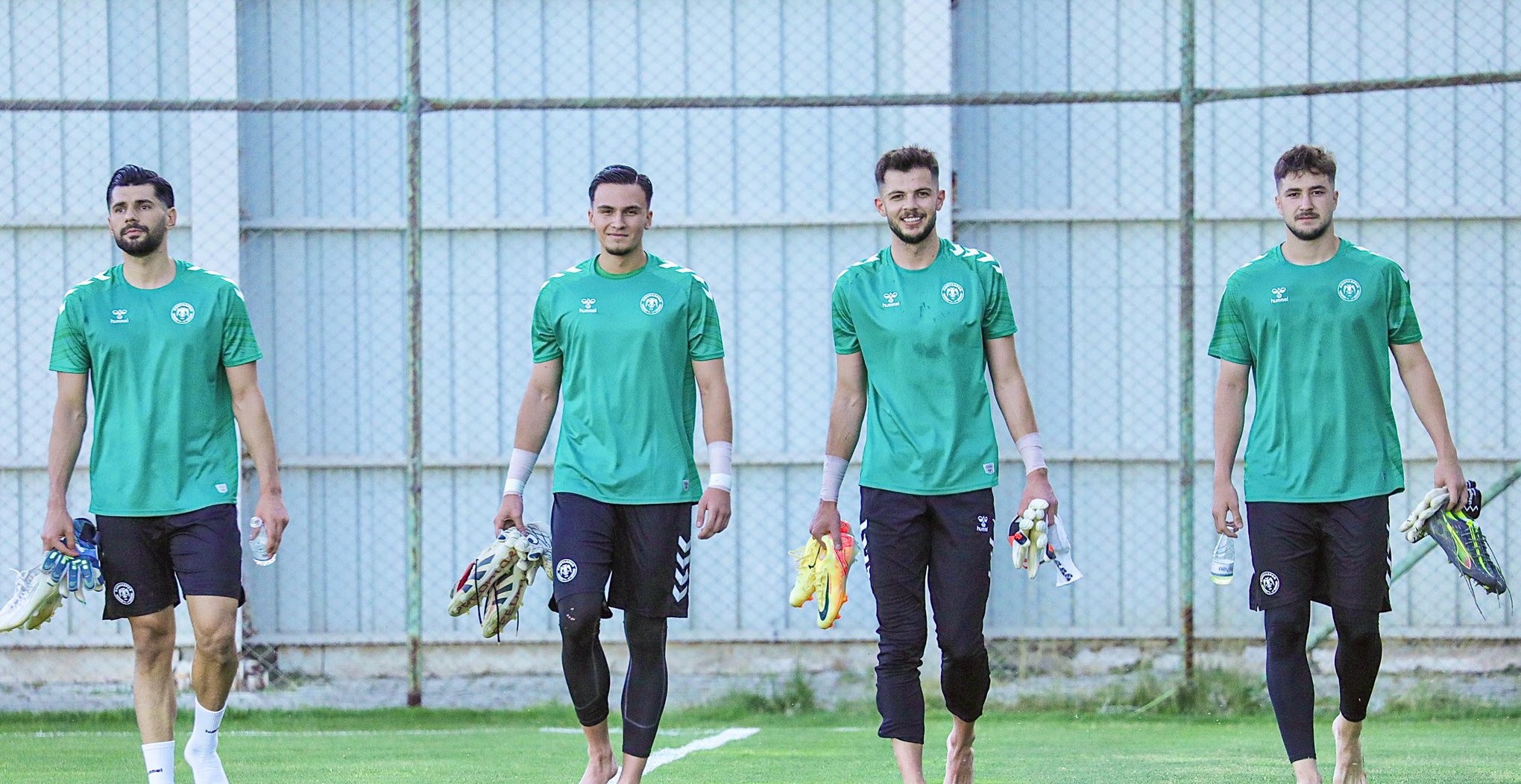 Konyaspor’da kaleciler güven veriyor. Kalecilere özel çalışma