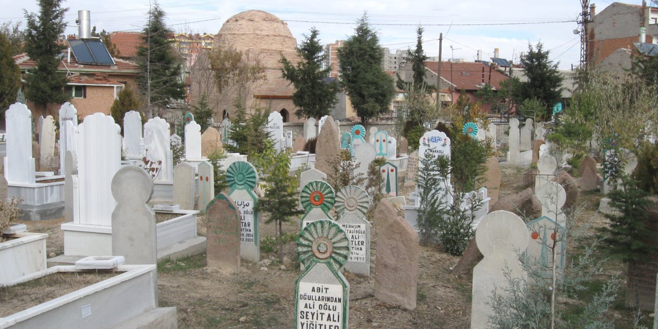 Konya’da bir mezarlık daha kapatılıyor. 1798’den beri kullanılıyordu