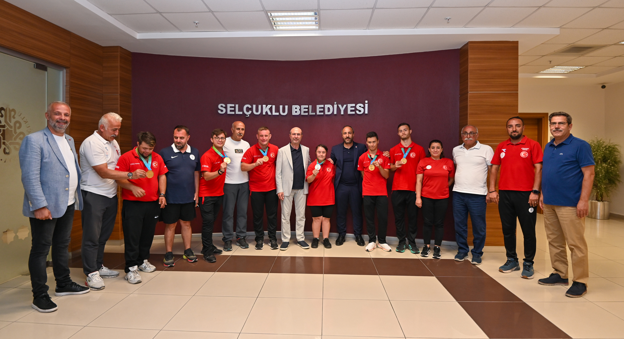 Başkan Pekyatırmacı, Avrupa Şampiyonu özel sporcuları ağırladı