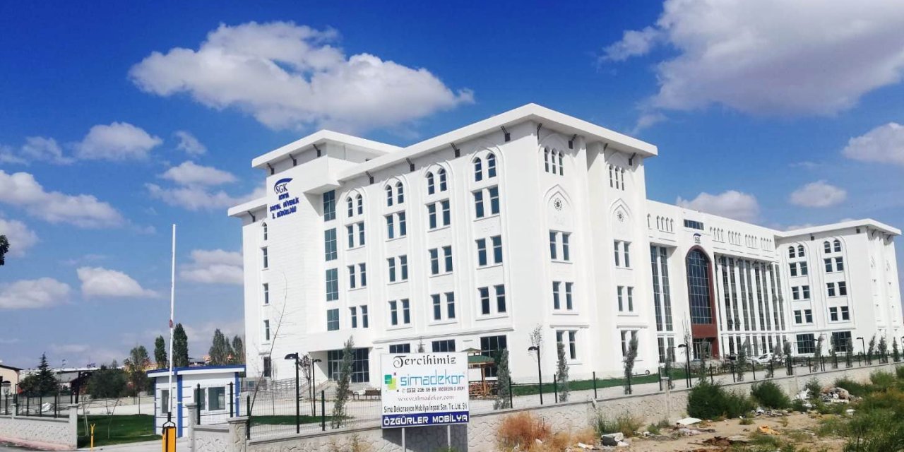 Konya'da 12 yıldır görev yapan Müdür bayrağı devretti. Yeni isim Avcı oldu