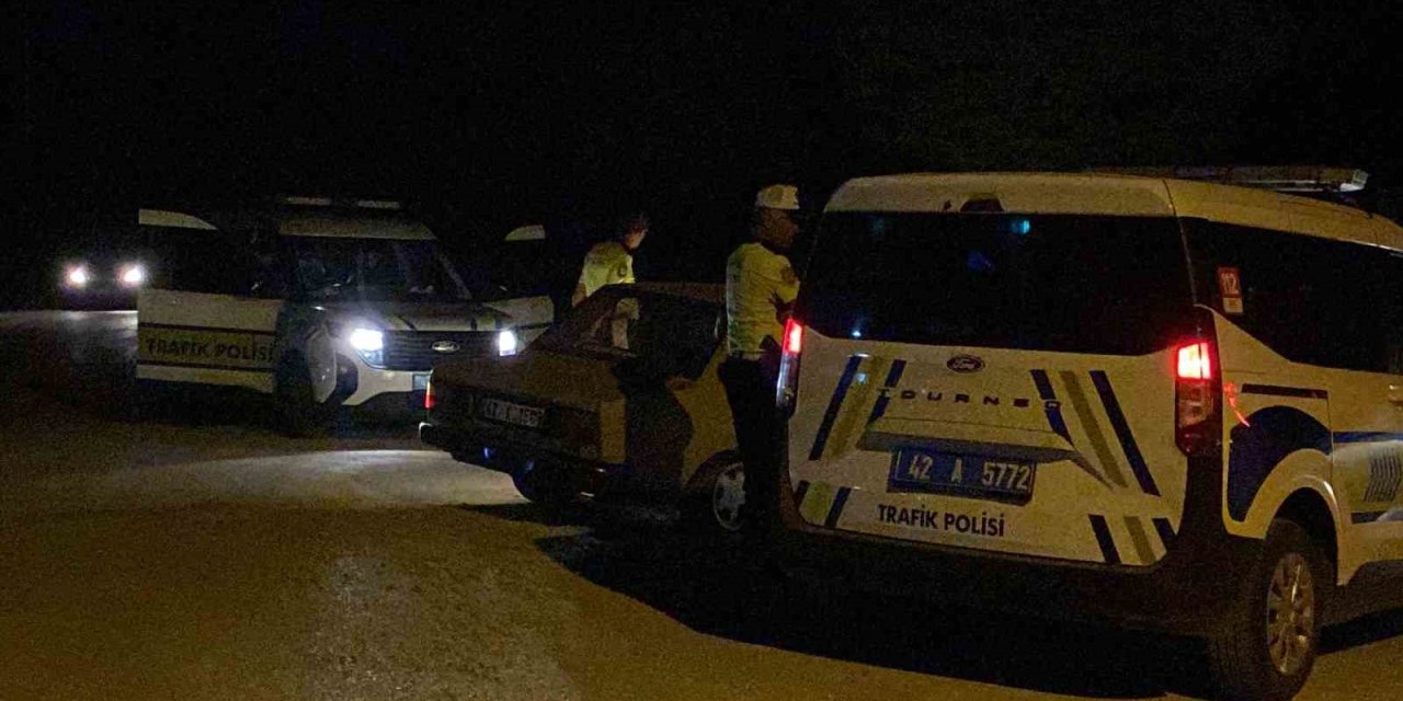 Konya'da dedesinden kalma otomobille polisten kaçan sürücü ehliyetsiz çıktı
