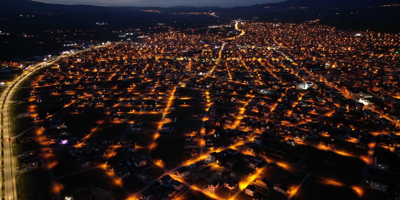 Konya'ya 30 kilometre mesafedeki ilçe 1 metre çöktü! Bölgenin kaderi göle bağlı