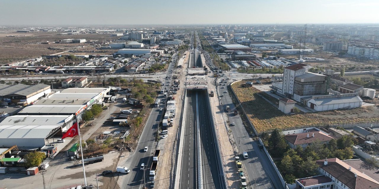 Konya'da koca bir mahalleyi mağdur eden yol tekrardan açıldı. Karahüyük nefes aldı