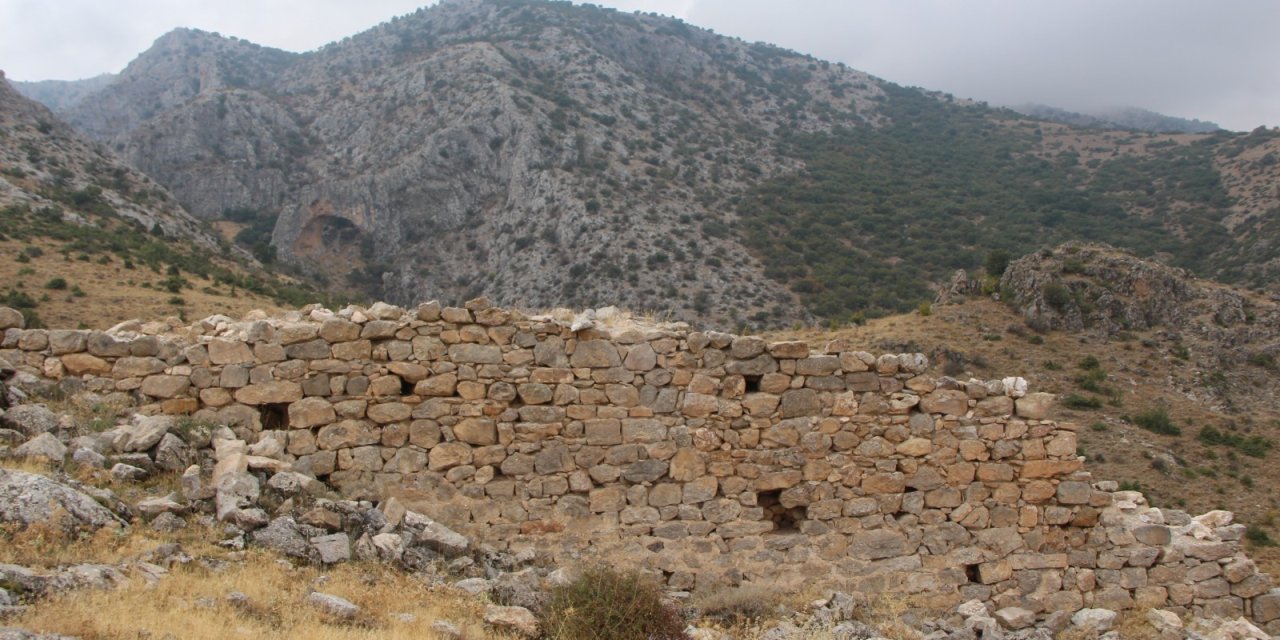Konya'da Yüzyıllara Meydan Okuyan Stratejik Karakol. İvriz’in En Yüksek Noktası