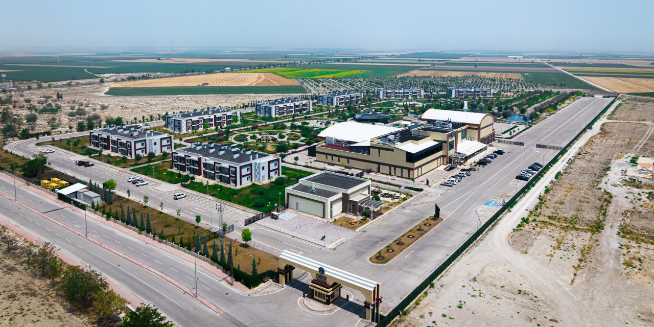 330 bin kişi Konya'nın sıcak sularına akın etti. Her tatilde gözde oluyor