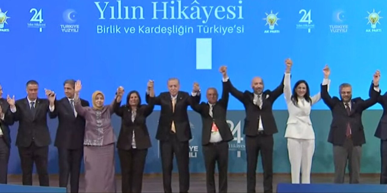 CHP'li Özlem Çerçioğlu resmen AK Parti'de