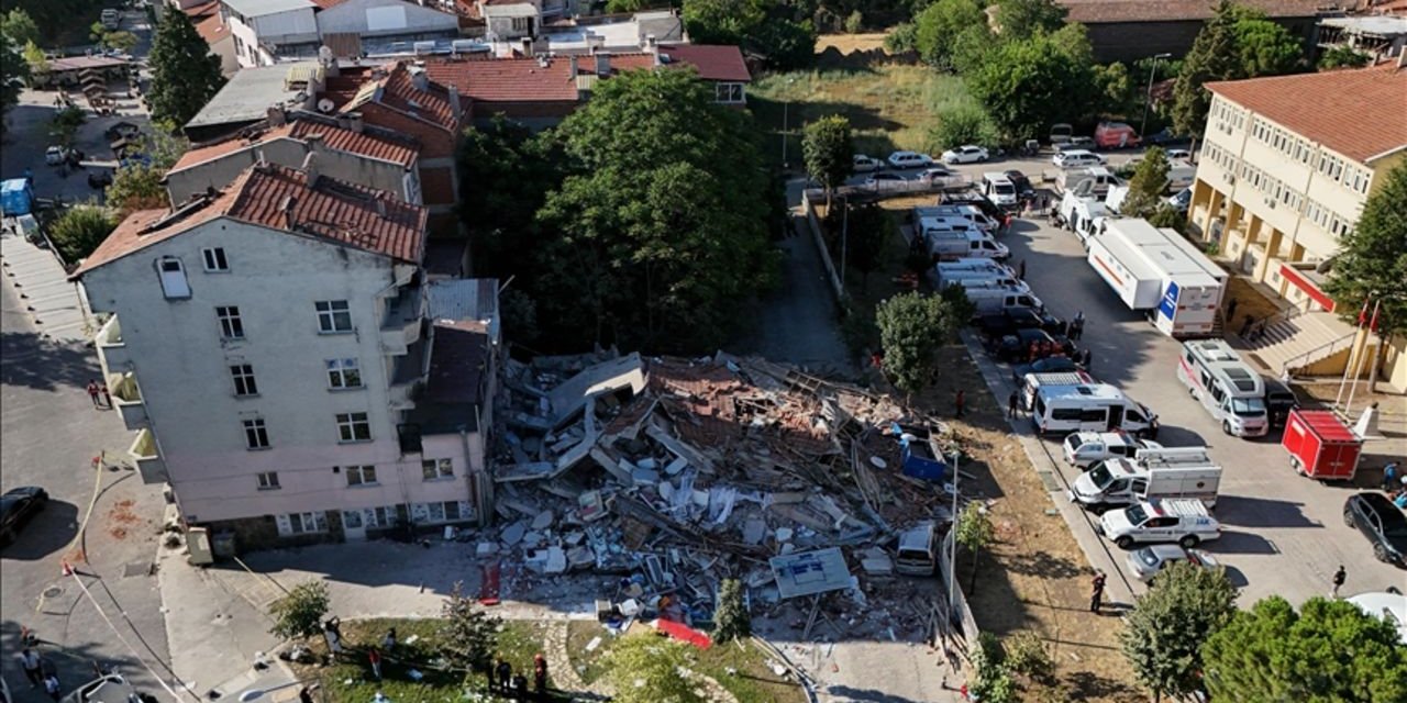 Bakan Kurum'dan 'Balıkesir' açıklaması: 831 bağımsız bölüm ağır hasarlı veya yıkık