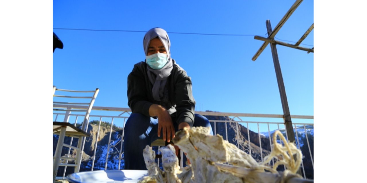 Konya'da kurutulan etler, kışın sofraları süslüyor