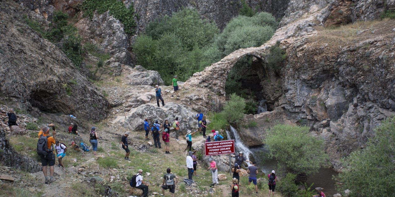 Rabat Vadisi doğası ve tarihi kalıntılarıyla gezginleri ağırlıyor