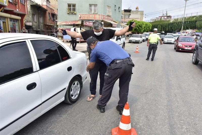 Türkiye genelinde aranan şahıslar uygulaması yapıldı