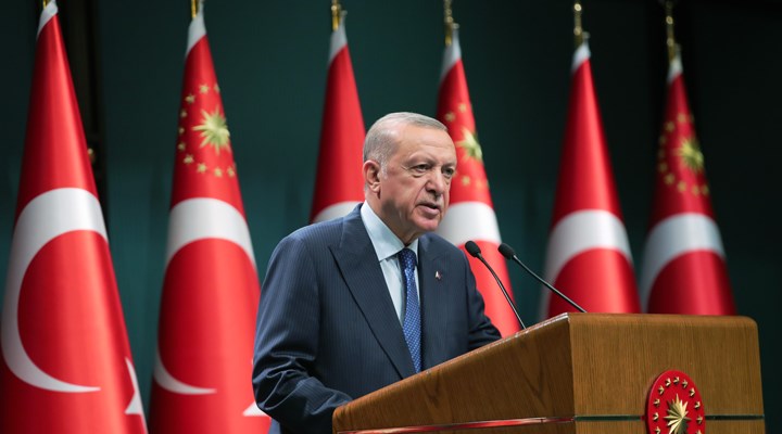 Cumhurbaşkanı Erdoğan, İran dönüşü gazetecilerin sorularını yanıtladı