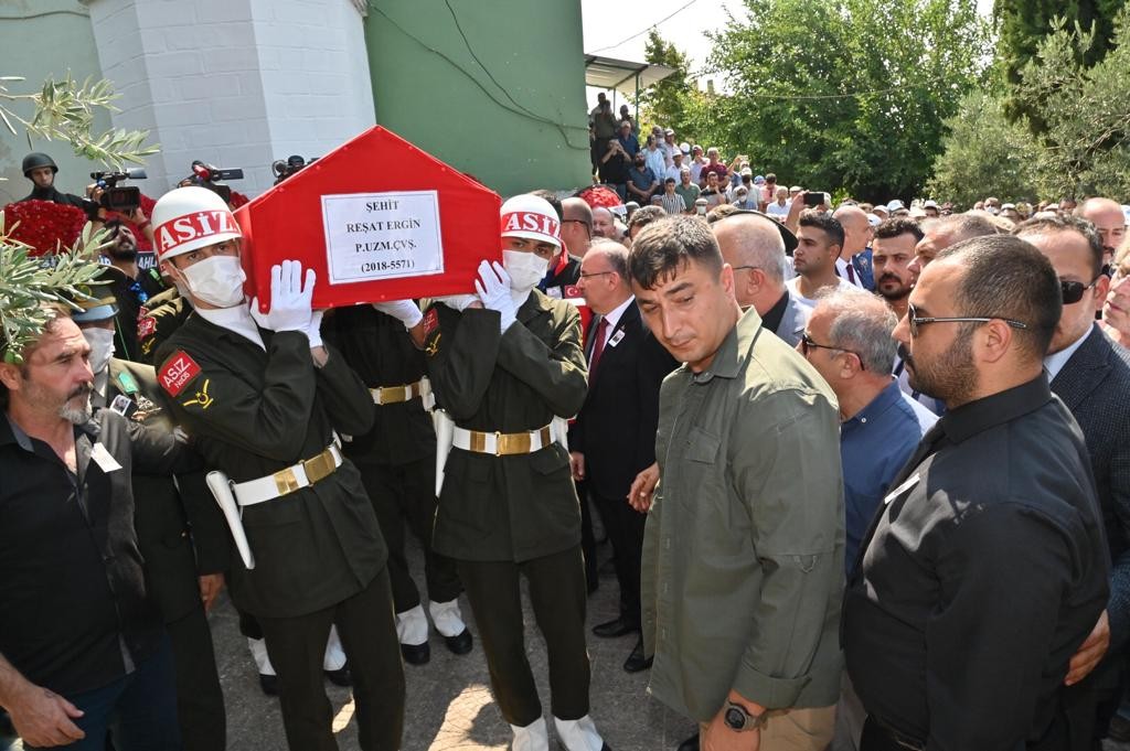 Şehit Reşat Ergin, gözyaşlarıyla son yolculuğuna uğurladı